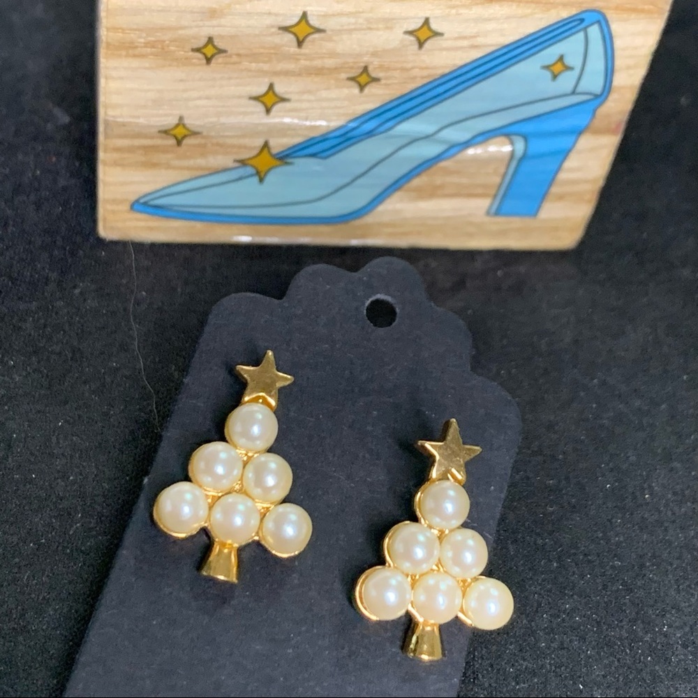 Avon Gold Tone Faux Pearl Unique Christmas Tree Stud Earrings